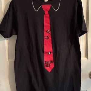 Green Day Concert T-Shirt with Billie Joe Armstrong Red Tie design